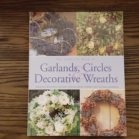 2 Book Box Set - Candles, Garlands & Circles - Picture 4 of 10